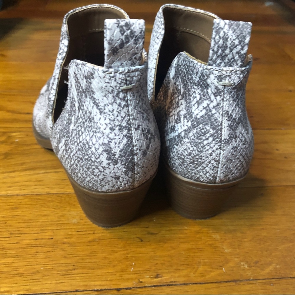 Universal Thread faux snake booties. Slip on size 6. - Picture 2 of 7